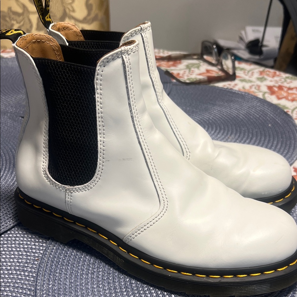 Dr martens White Leather Chelsea Boots